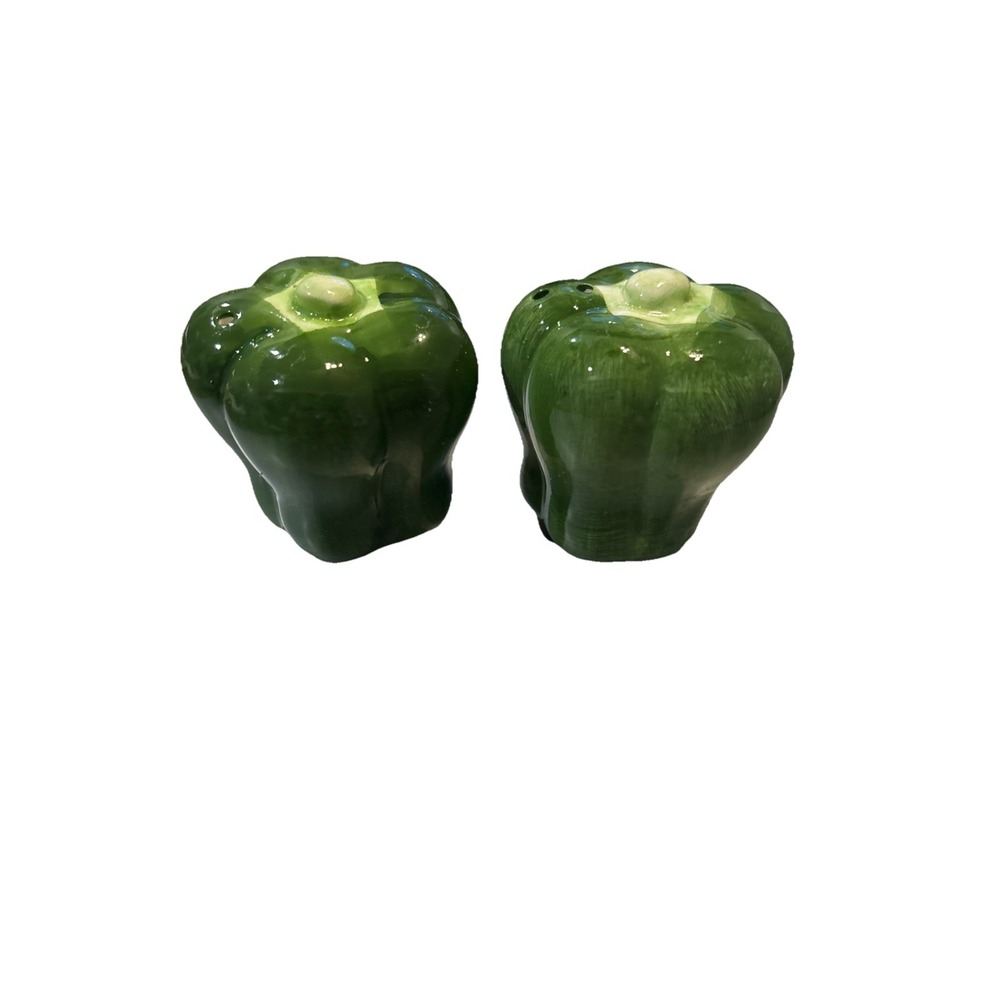 Vintage green bell peppers, salt and pepper shakers - Picture 2 of 3